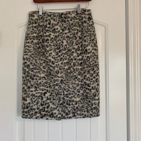 Ann Taylor Pencil Skirt in Wool - Picture 2 of 4